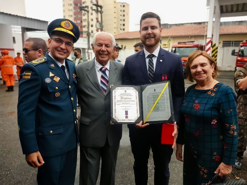 Presidente do ITP e Pró-Reitor da Unit recebe condecoração do CBMSE